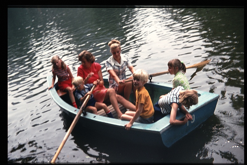 09.Frankfurt jul 1972 Mama,Traude,Brigitte,Marion,Peter,Britt.JPG